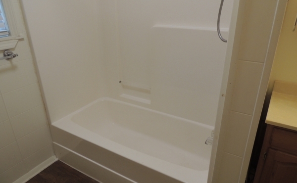 19 Main Bathroom